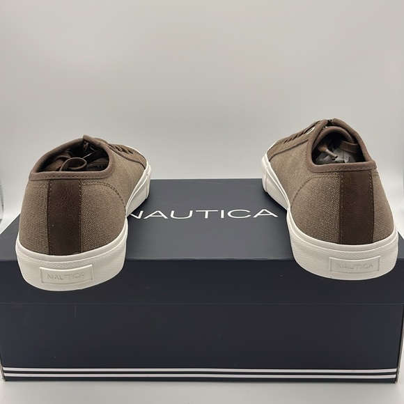 Nautica Men's Carrollton Oxford Size 9 Dark Khaki New in Box - Picture 2 of 4